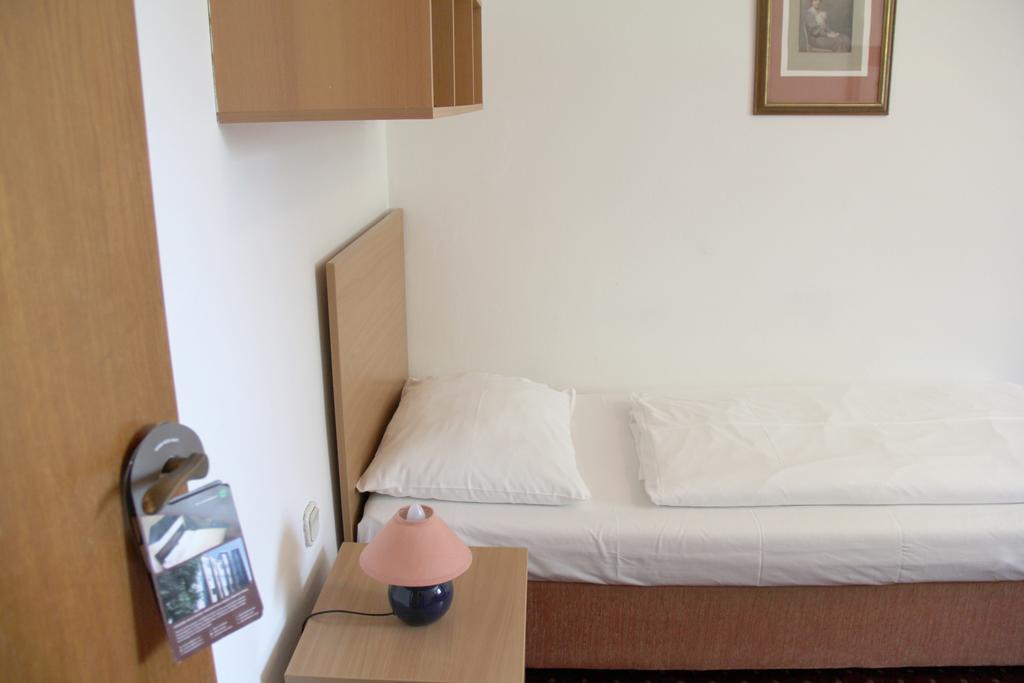 Snooze Hotel&Pension Salisburgo Esterno foto
